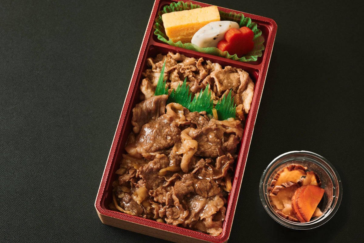 秋田牛と岩手黒豚とあきたこまちのお弁当+秋田まるごと一枚あわびめし+あきた舞茸弁当【送料無料】